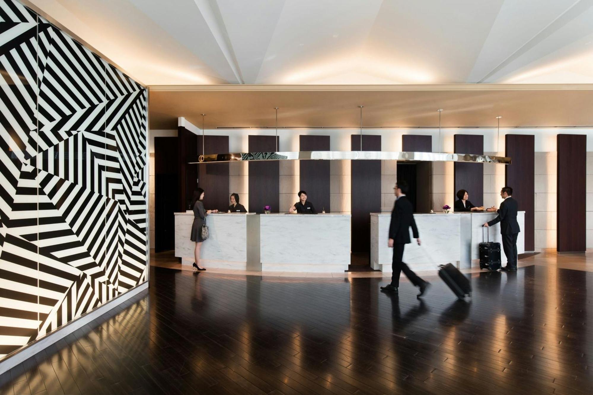 โรงแรม คอร์ตยาร์ด ชิน-โอซาก้า สเตชั่น 5*